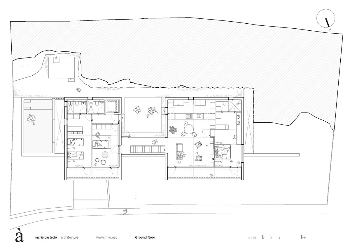Marià Castelló Architecture completes family house with on a hilly topography in Spain 