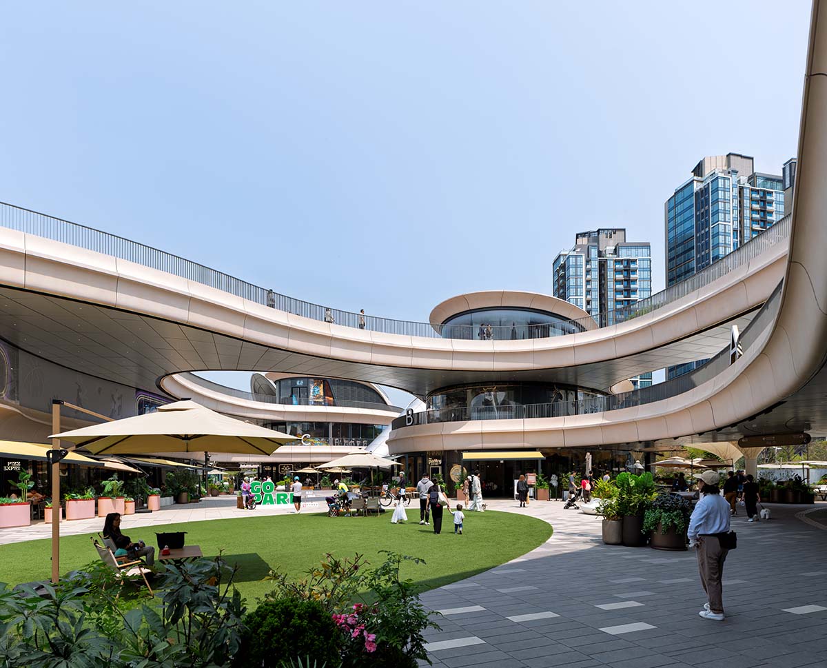 Zaha Hadid Architects completes a new community sports and leisure hub in Hong Kong