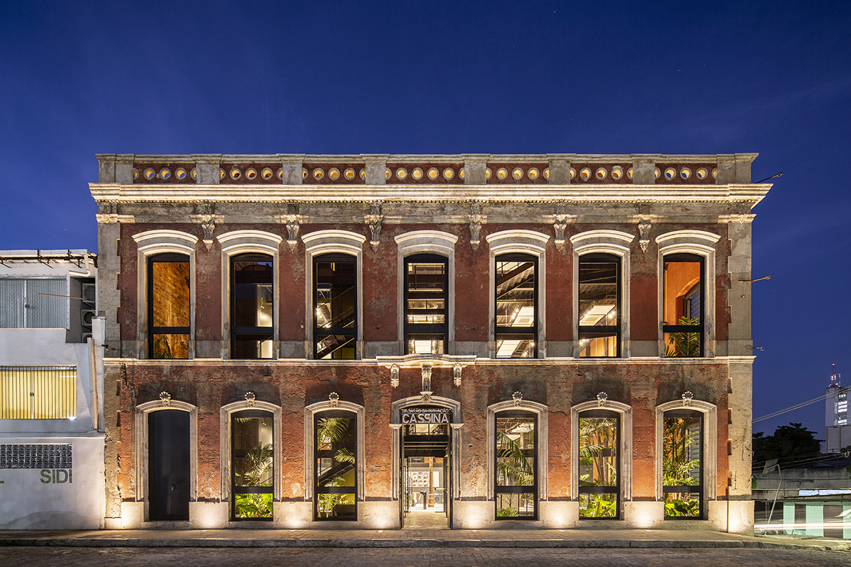 Laurent Troost Architectures revives abandoned heritage building as an innovation house in Brazil