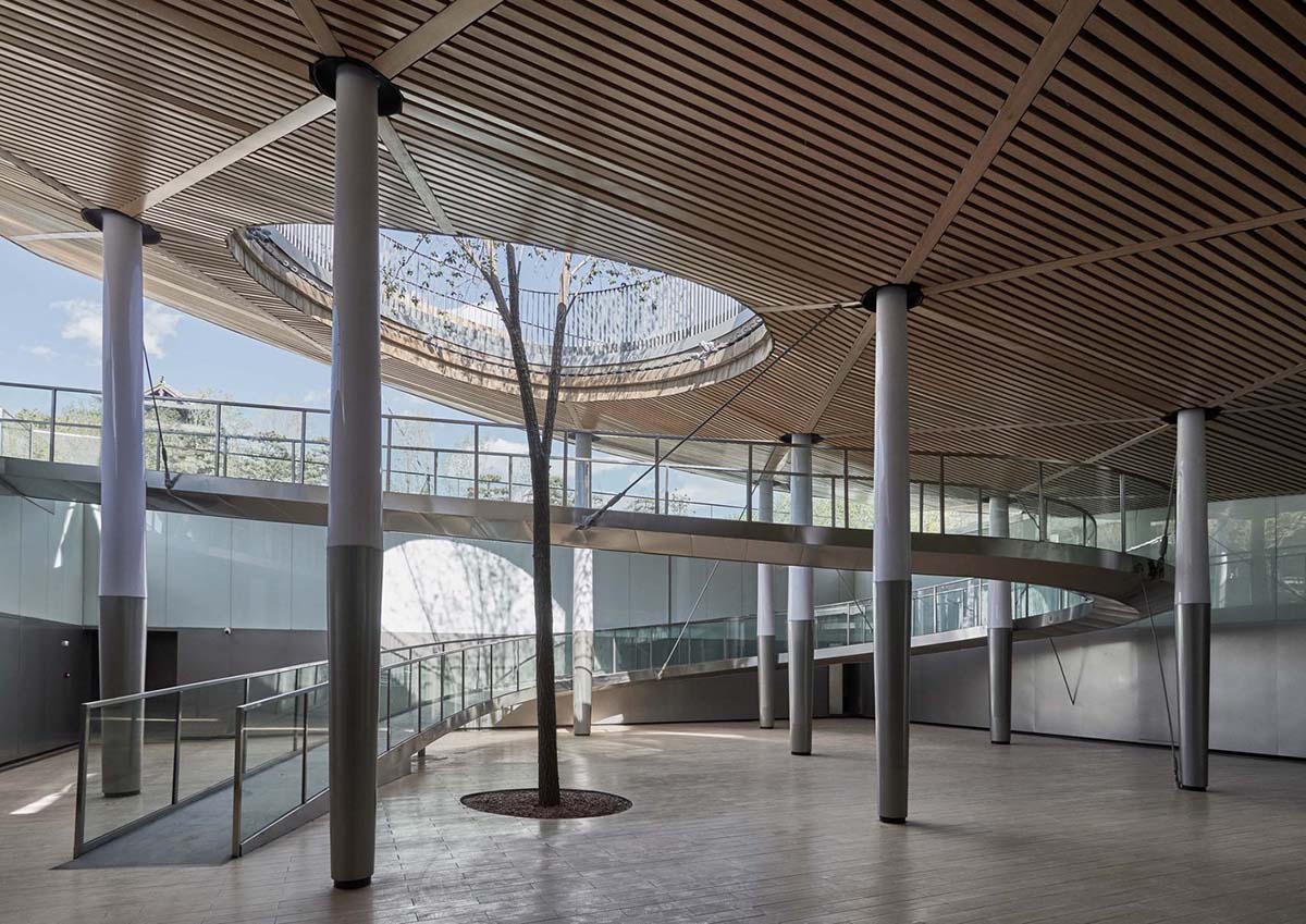 Atelier TeamMinus completes Piazza & Art Space activating its own environment in Beijing