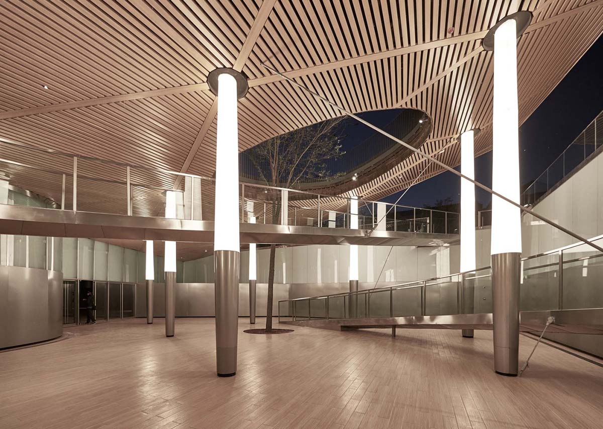 Atelier TeamMinus completes Piazza & Art Space activating its own environment in Beijing