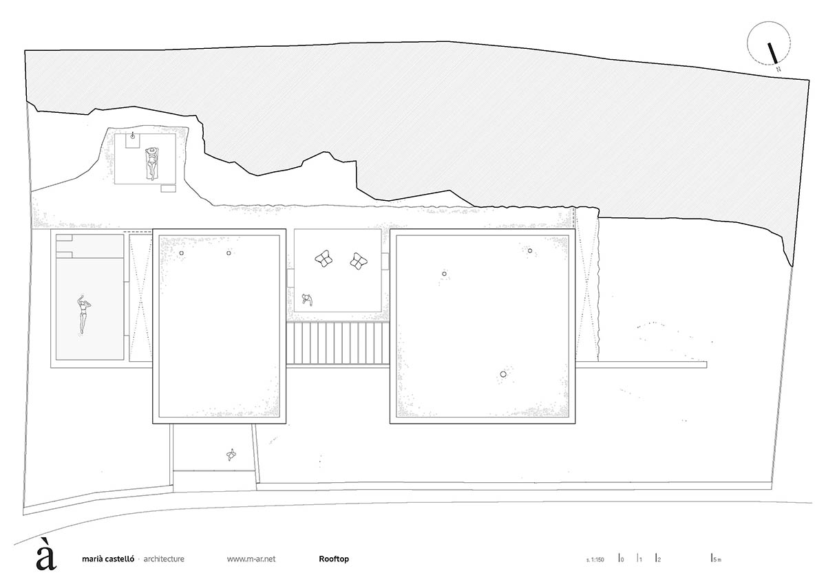 Marià Castelló Architecture completes family house with on a hilly topography in Spain 