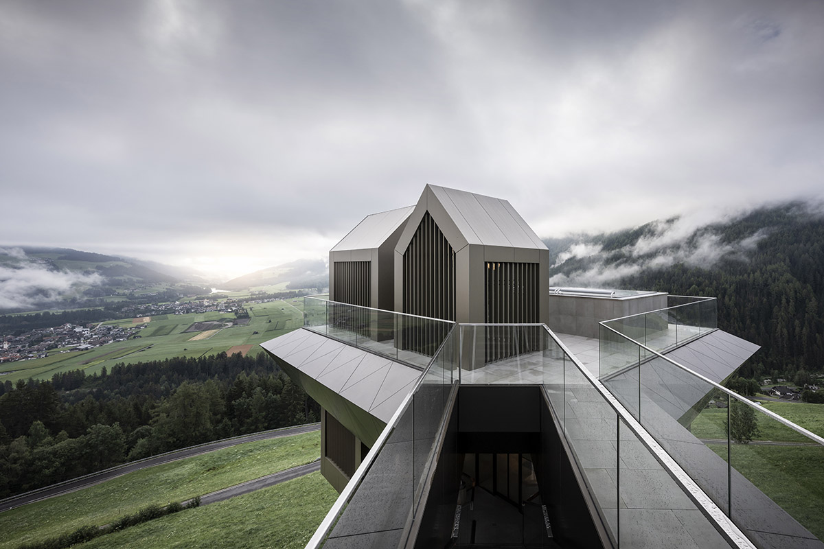 noa* creates an inverted gravity-defying wellness center in South Tyrol