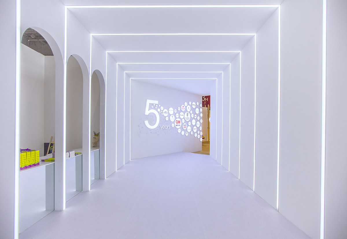 TOWOdesign completes exhibition space composed of different combinations of furnitures