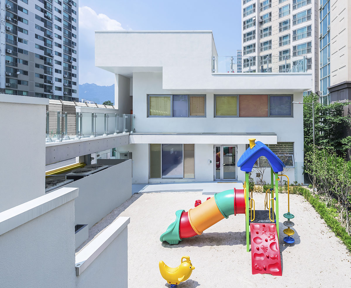 IROJE KHM Architects completed tetris-looking Nursery in South Korea