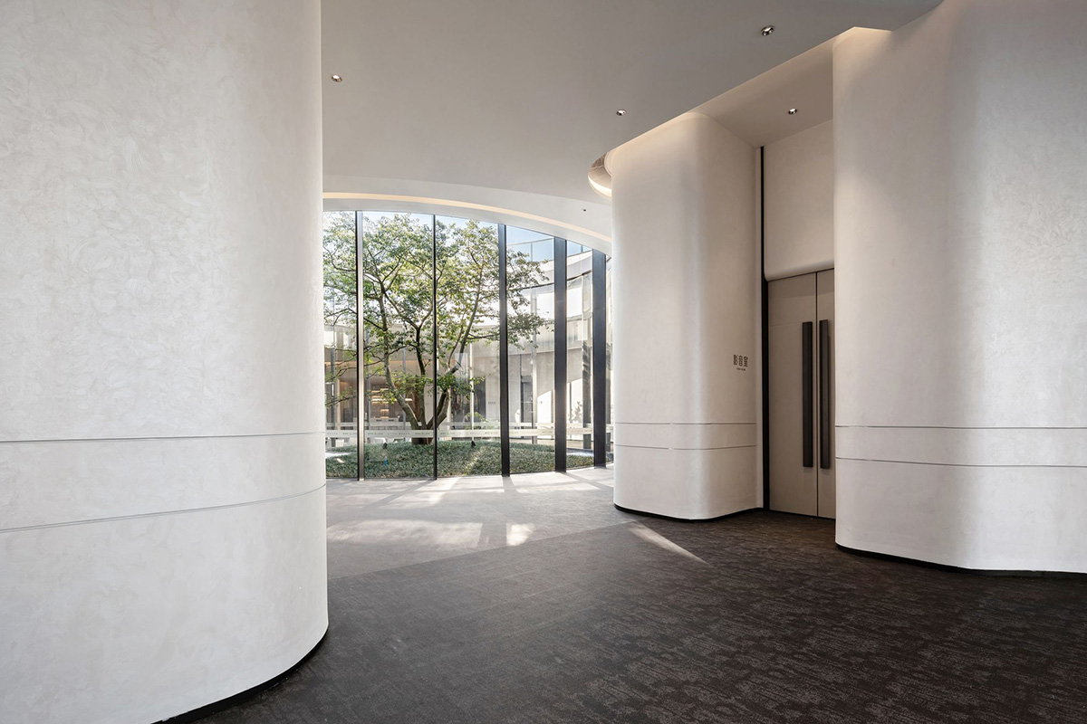 Qiran Design Group completes pavilion with fusion of nature and curved geometries in Foshan, China