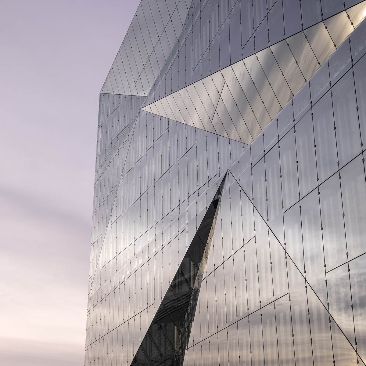 3XN's sculptural and fully glazed smart office building opens in Berlin