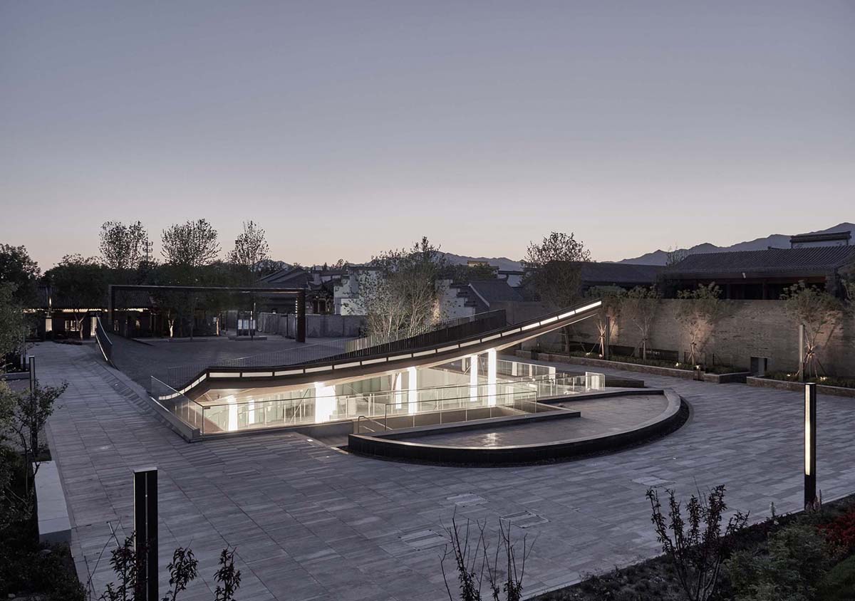 Atelier TeamMinus completes Piazza & Art Space activating its own environment in Beijing