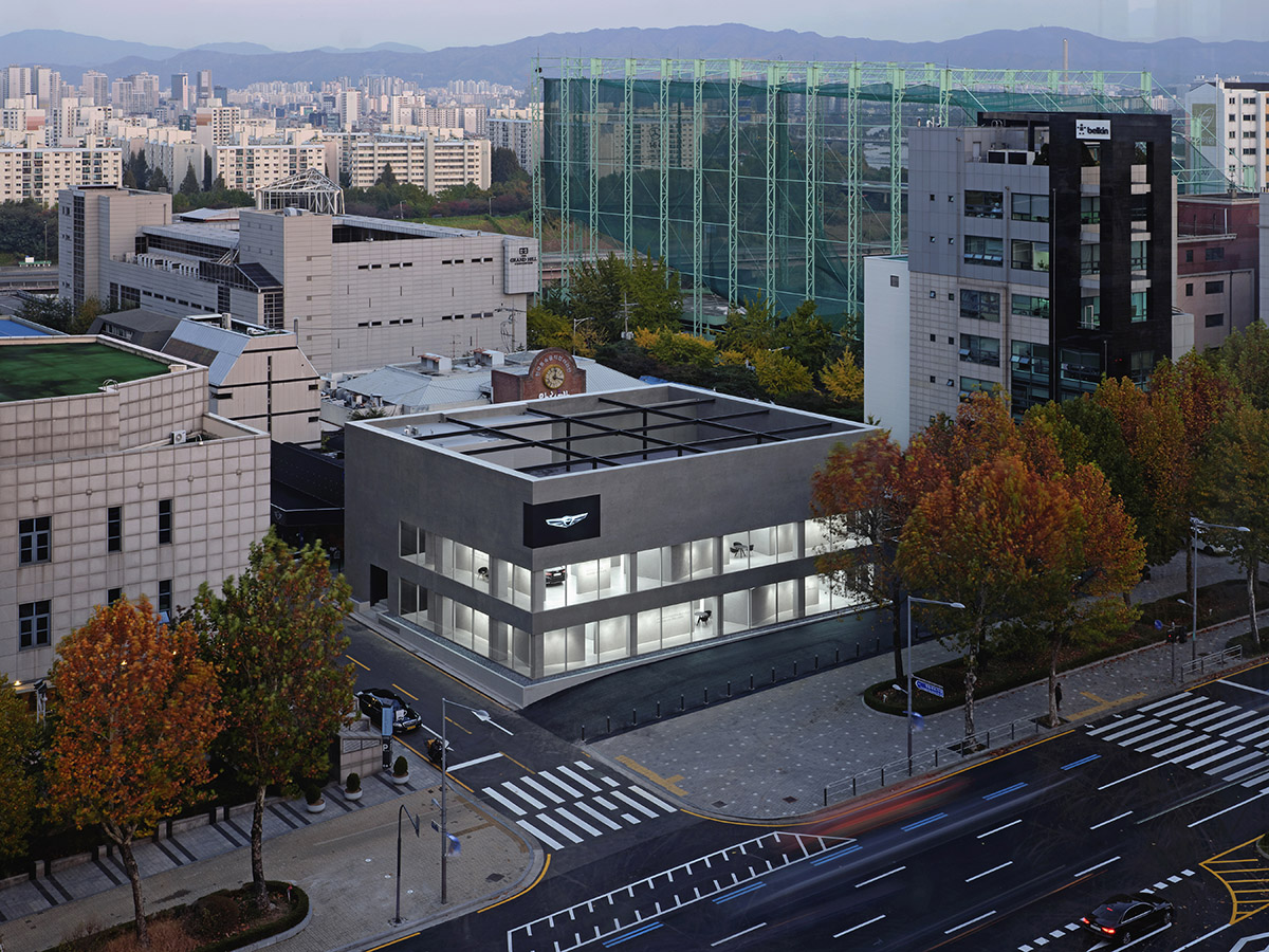 OMA / AMO's new Hundai's Genesis showroom presents cars like 