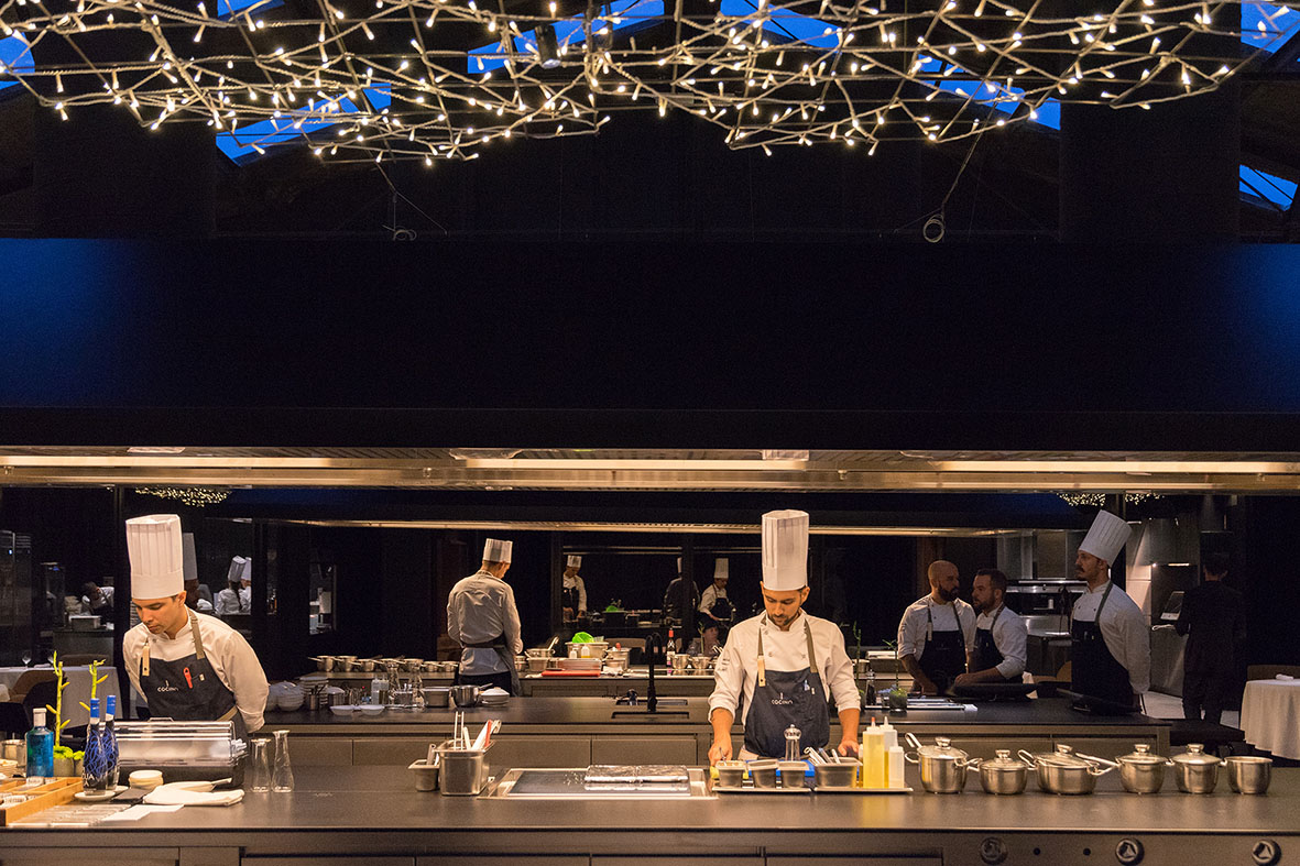 OAB transforms an old industrial warehouse into a kitchen and restaurant in Barcelona