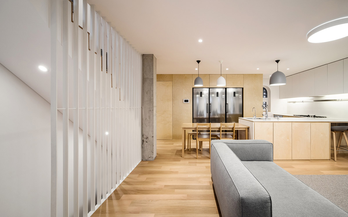 stpmj's New Five-Story House Adapts To A Narrow Plot With