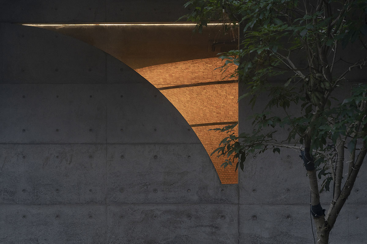 bigER club design built restaurant with valued brick walls in Shenzhen