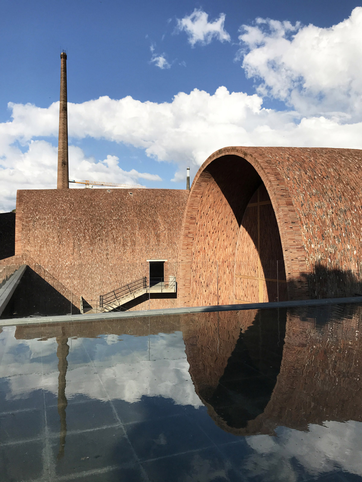 Studio Zhu-Pei designs giant vaults from recycled old kiln bricks to form Jingdezhen Kiln Museum
