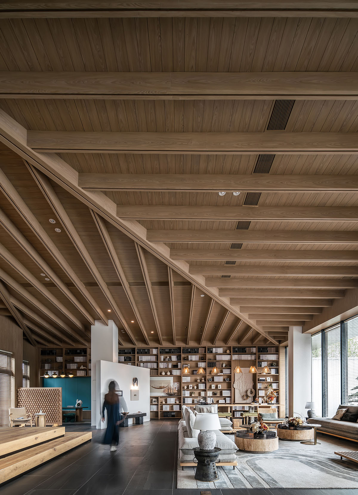 Das Design completes sales center in Zhanjiang, China