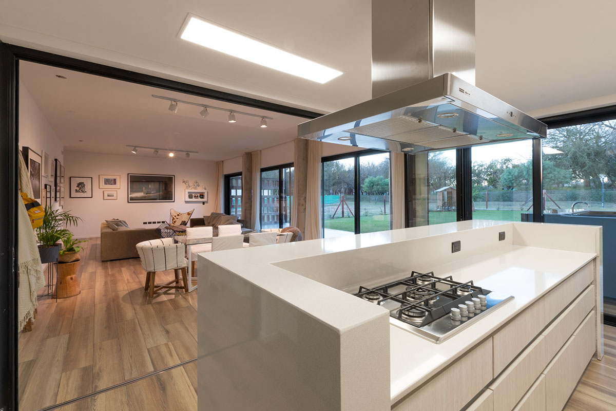 FLV Arquitectura completes private residence with brick shell in Cordoba