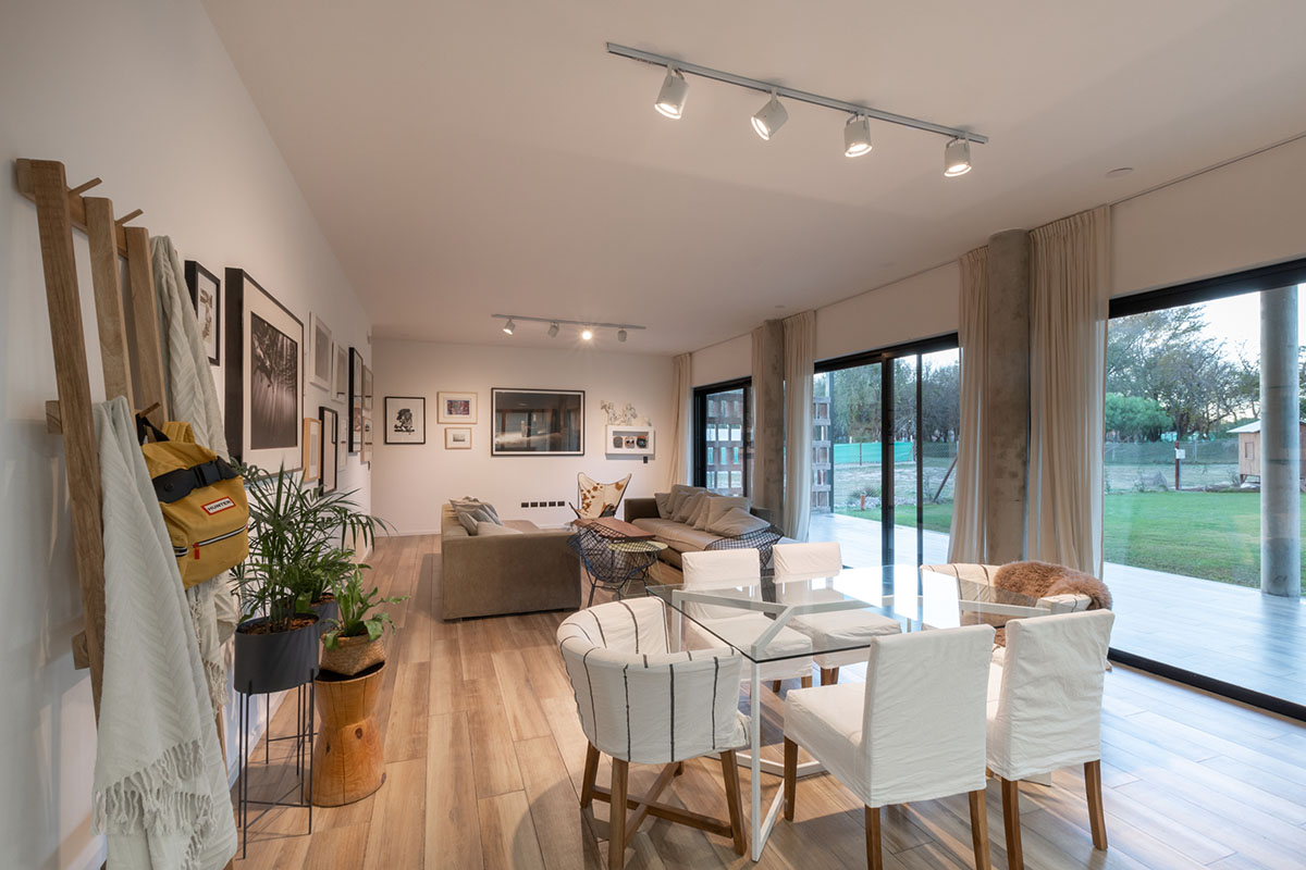 FLV Arquitectura completes private residence with brick shell in Cordoba