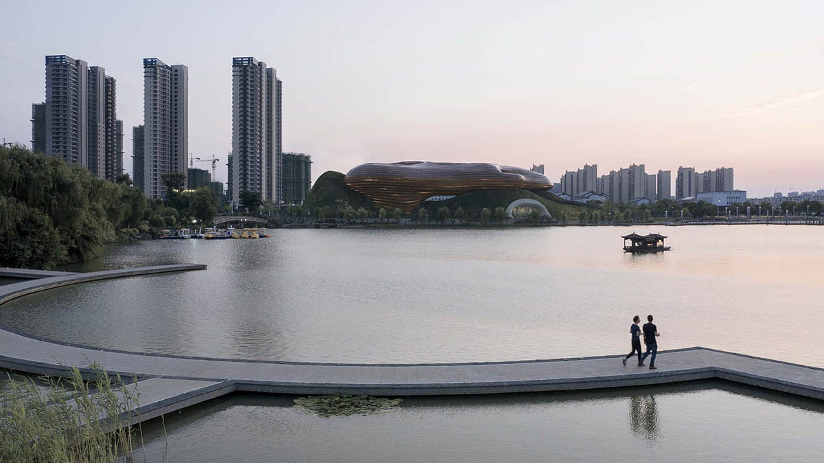 CROX's super smooth Liyang Museum sits on undulating hills as part of the nature in Changzhou