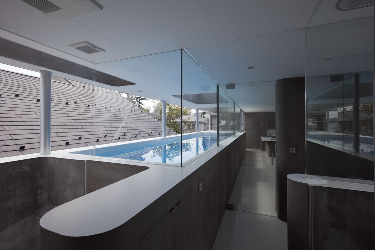 Casting moulds form this fluid private residence and dental clinic designed by N MAEDA ATELIER