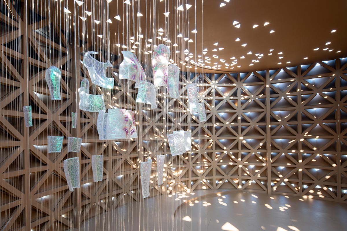 Deond wraps pavilion with 3D corrugated cardboards referencing