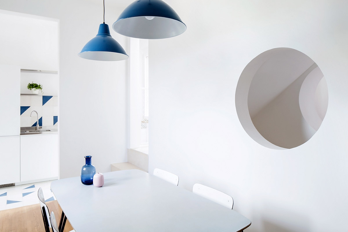 Margine renovates 1950s apartment with minimalist color palette and tiny furnitures in Rome