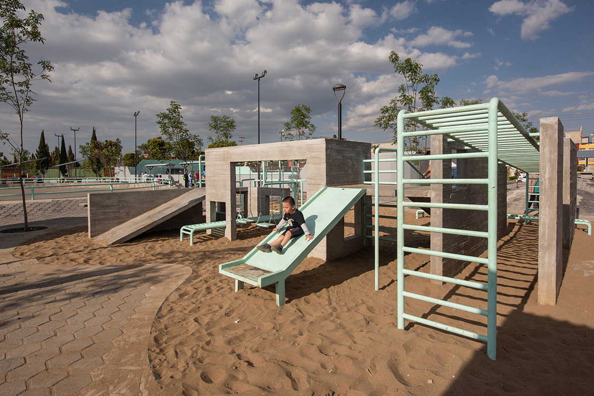 Francisco Pardo Arquitecto revitalizes Mexico's neglected suburban neighbourhoods with urban parks