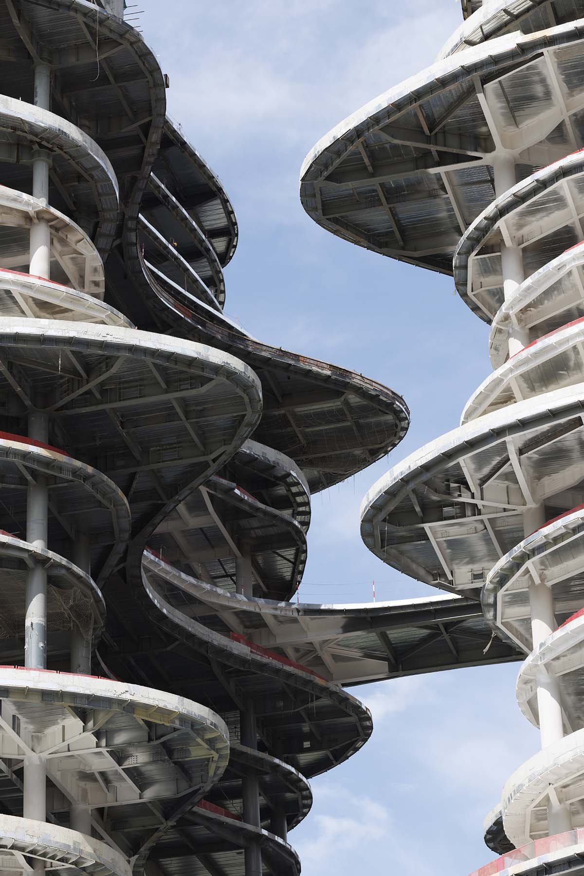 Zaha Hadid Architect's striated Yidan Center reaches its maximum height in Shenzhen 