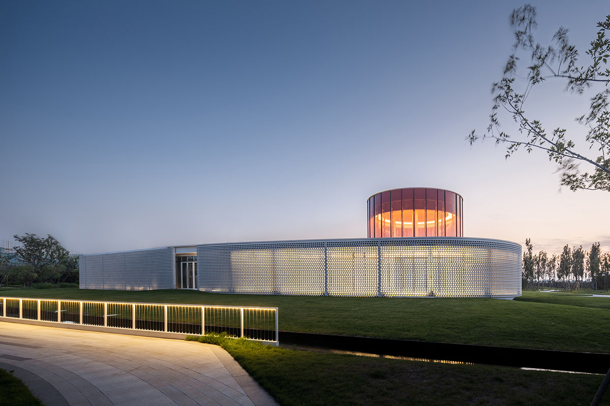 Circular, oval and square volumes form art museum designed by Wutopia Lab in China 
