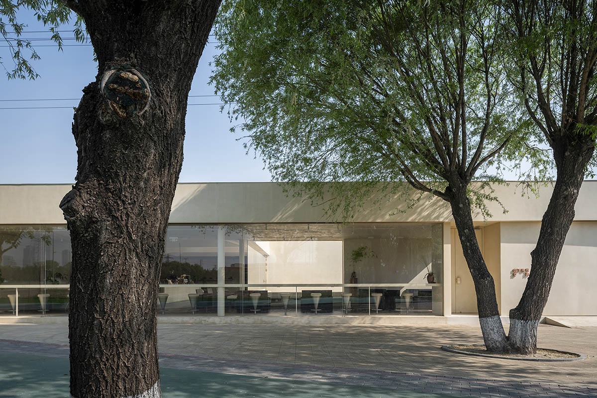 Archstudio completes Songmont Space by framing the courtyard in Beijing