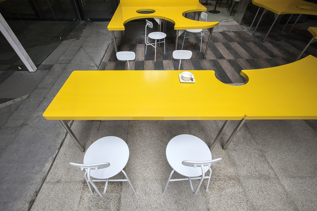 Towodesign creates a cheese-like dessert shop in China