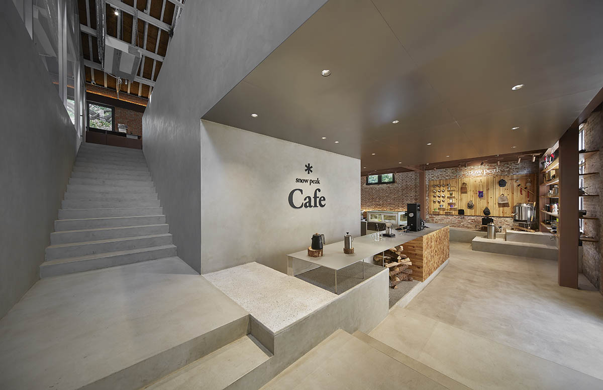 Snow Peak Cafe emerges as a masterful fusion of nature and design in China