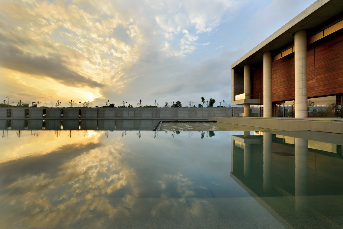 Kris Yao & ARTECH Unveils A Floating Meditation Place-Water Moon Monastery