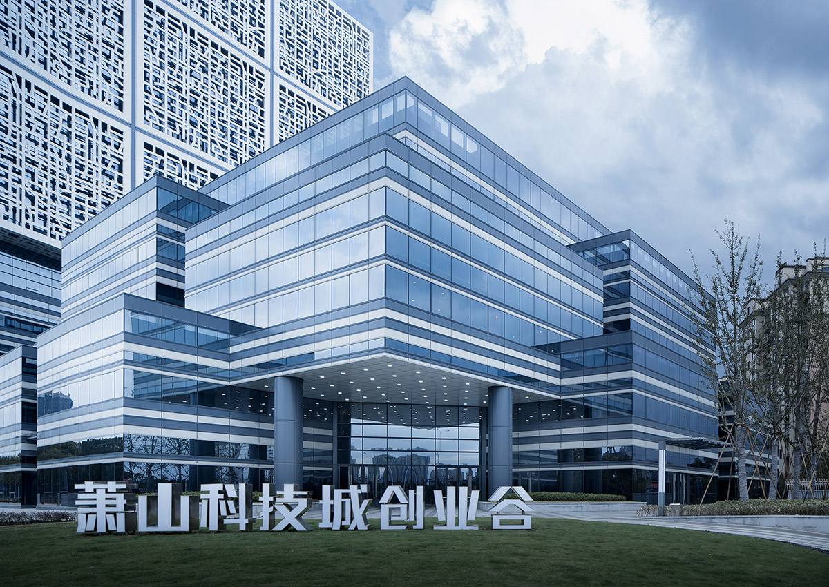 UAD completes Cube office building with staggered cubic
