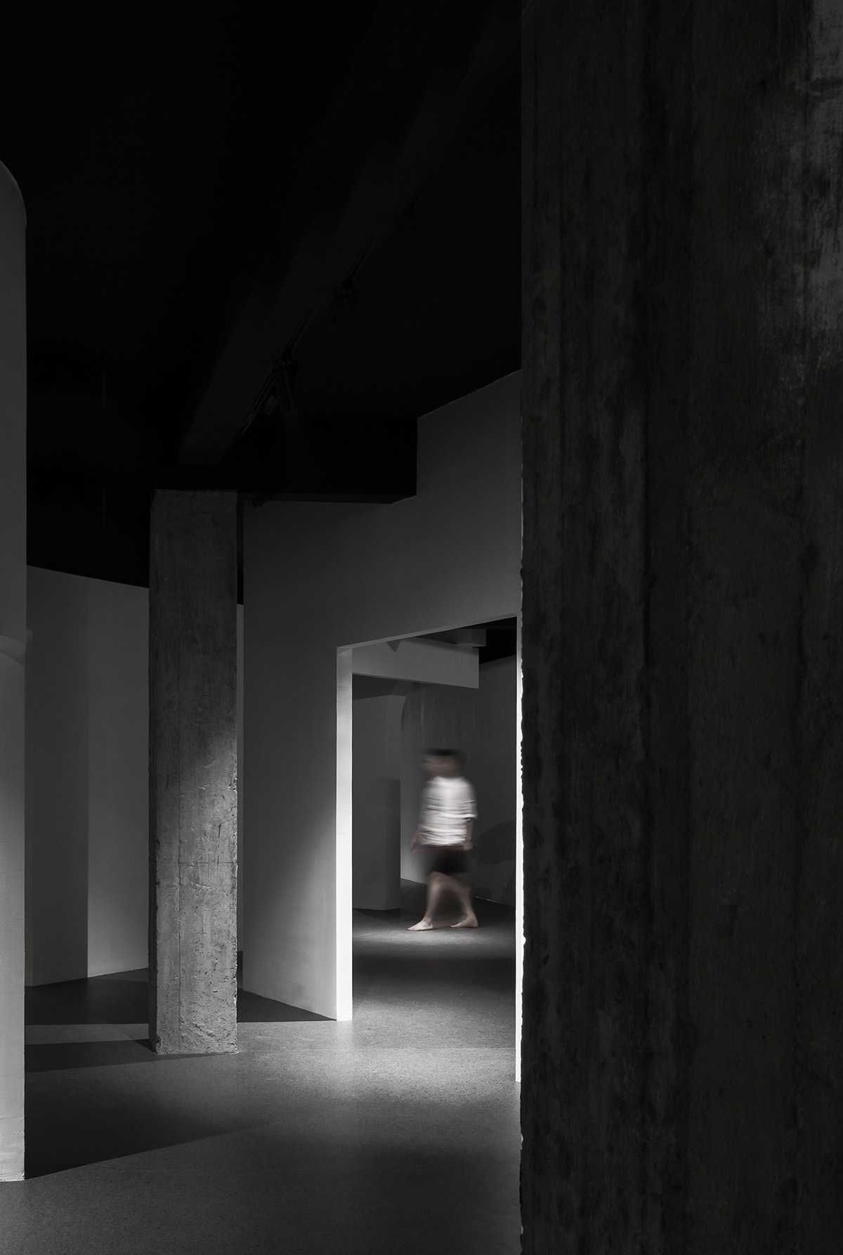 AD ARCHITECTURE Designed A Dreamy and Artistic Furniture Showroom in Guangdong, China