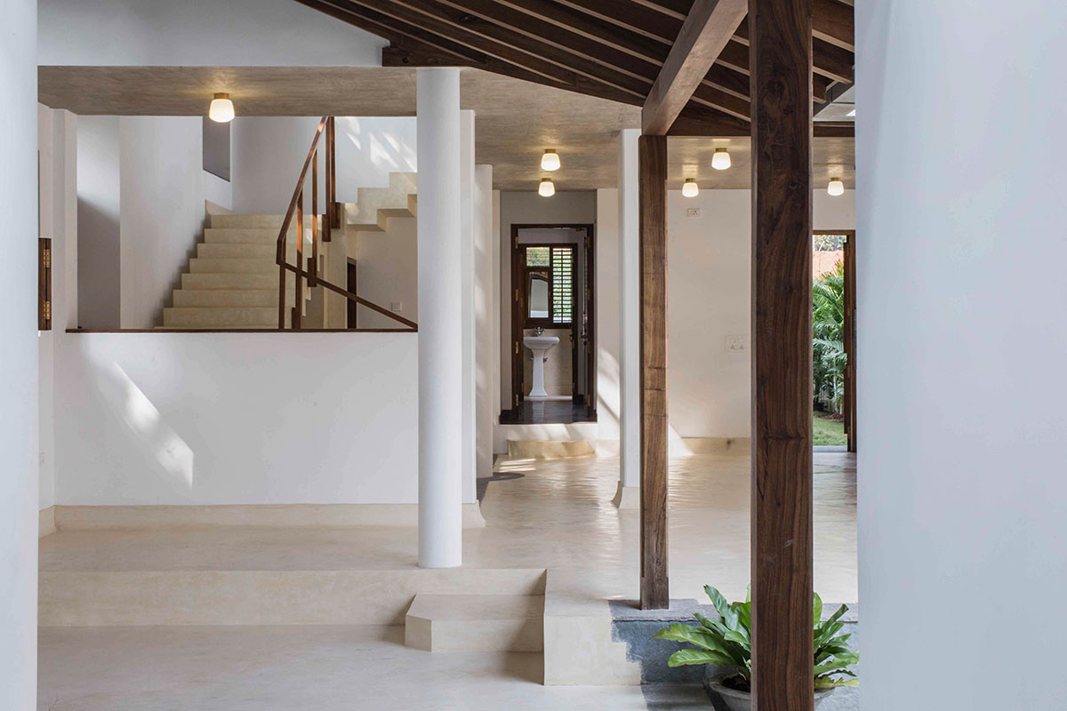 Field Atelier built house with free flowing internal courtyards in North Goa, India
