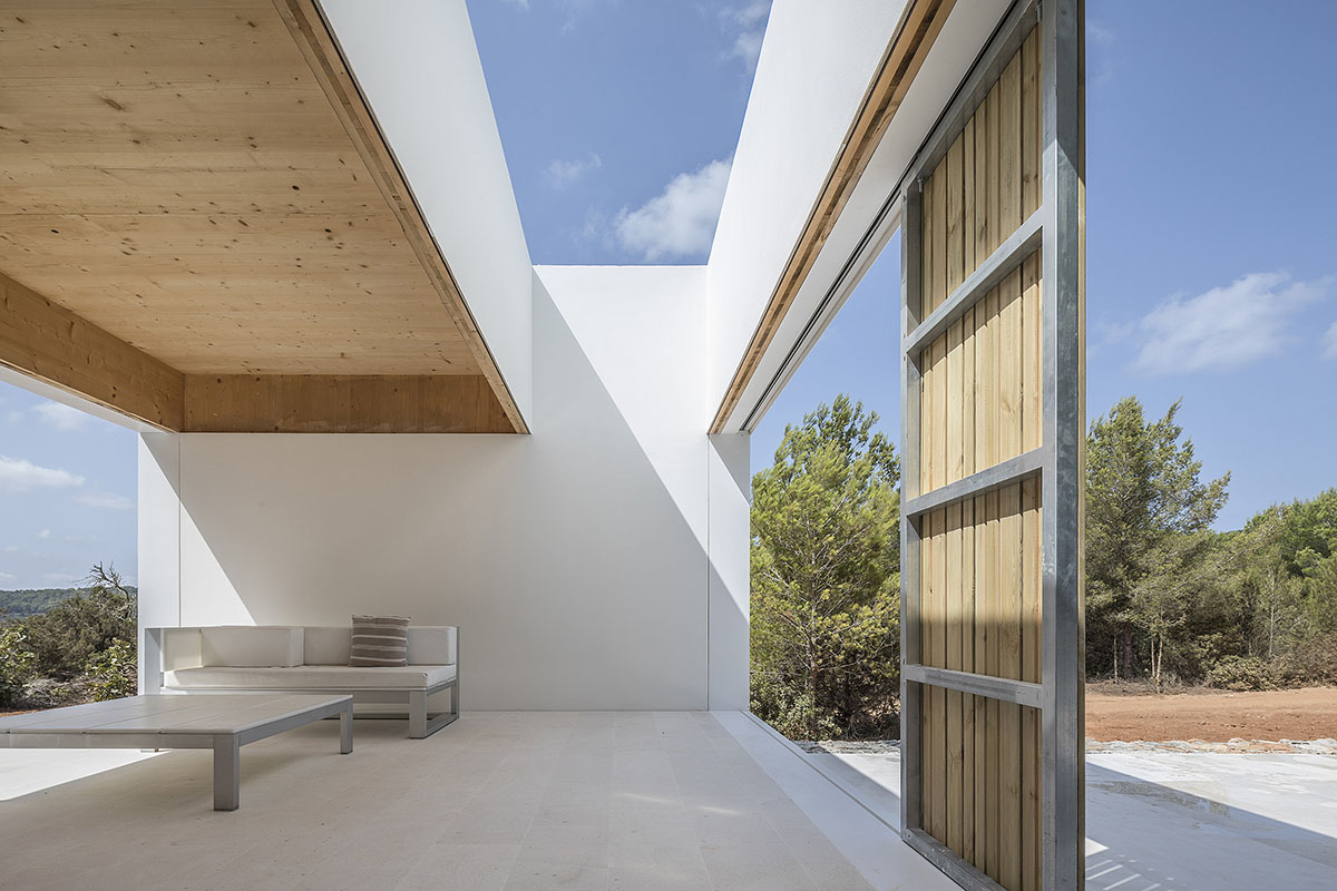 Marià Castelló Architecture designs fragmented all-white family house on the island of Ibiza