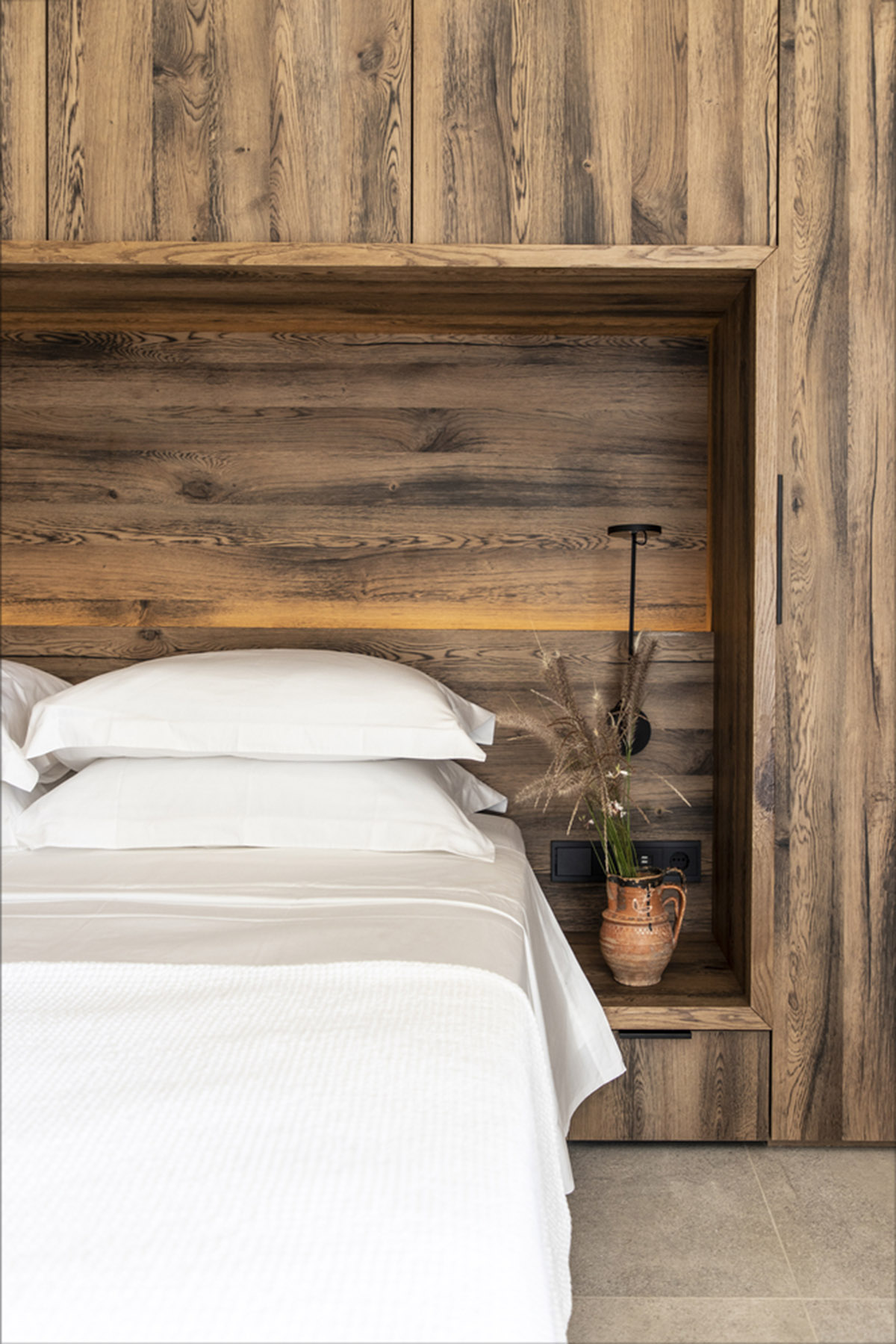 Scapearchitecture embeds summer residence into landscape towards the sea on Paros Island