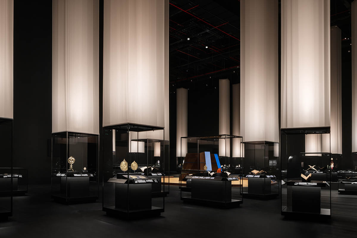 OMA creates scenography with monumental archetypal elements for the Islamic Arts Biennale