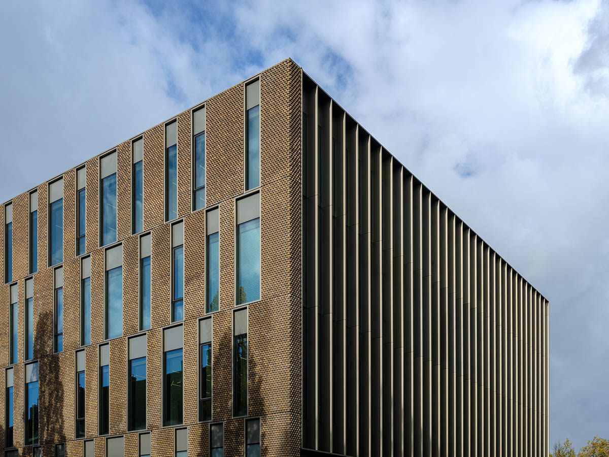 OMA completes Apollolaan 171 office complex that references to 