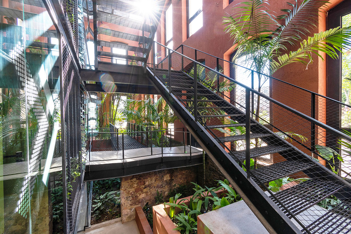 Laurent Troost Architectures revives abandoned heritage building as an innovation house in Brazil
