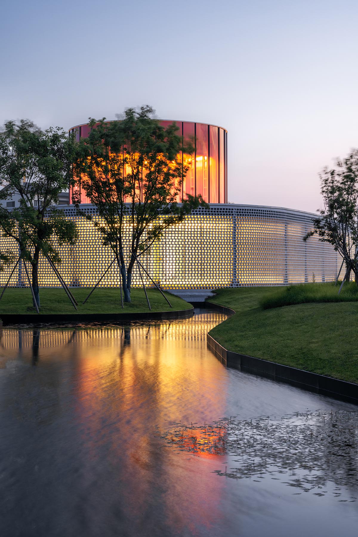 Circular, oval and square volumes form art museum designed by Wutopia Lab in China 