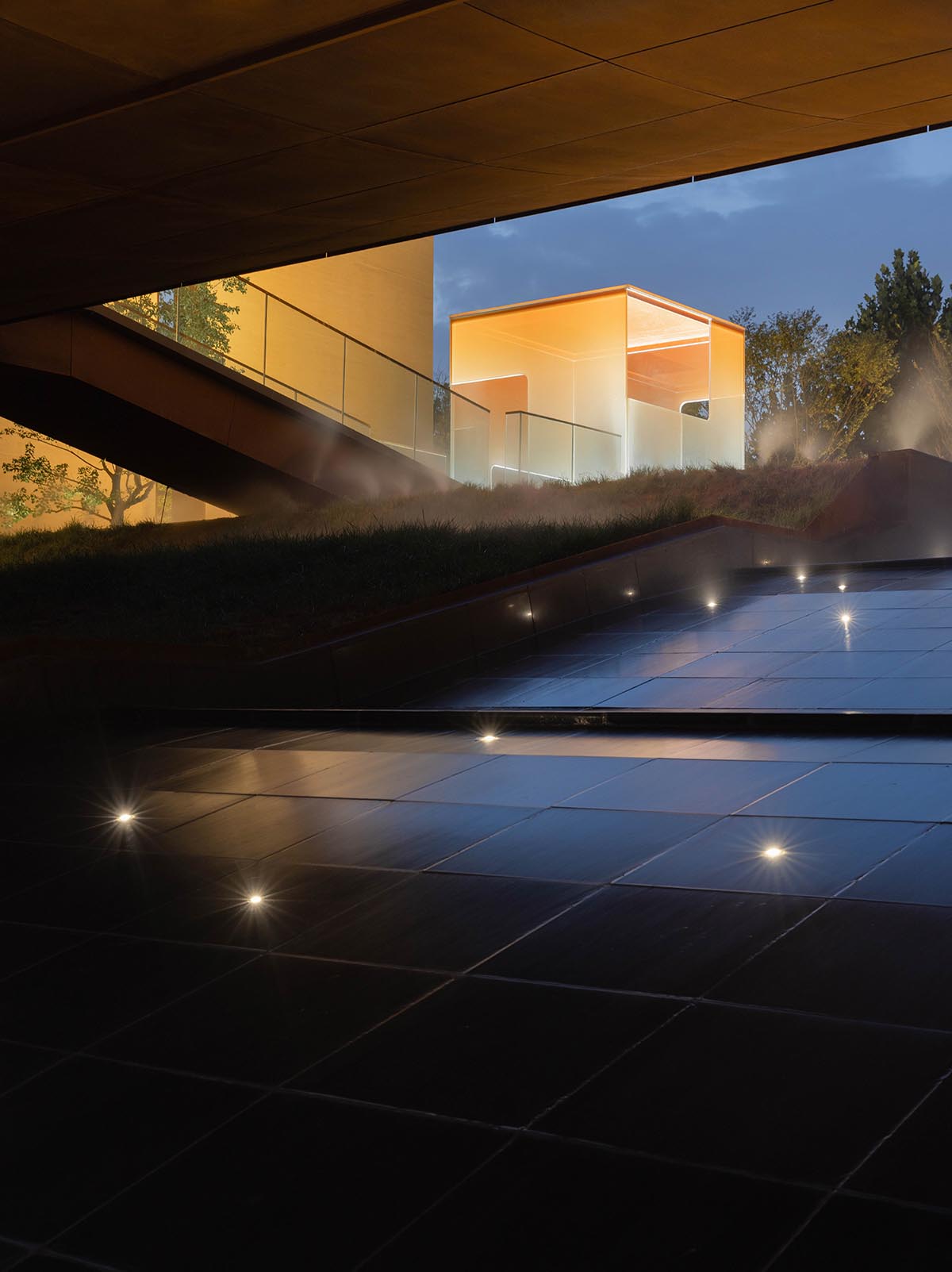 Linear placement of earth-toned walls choreographs a serene hotel by Studio A+ in China 