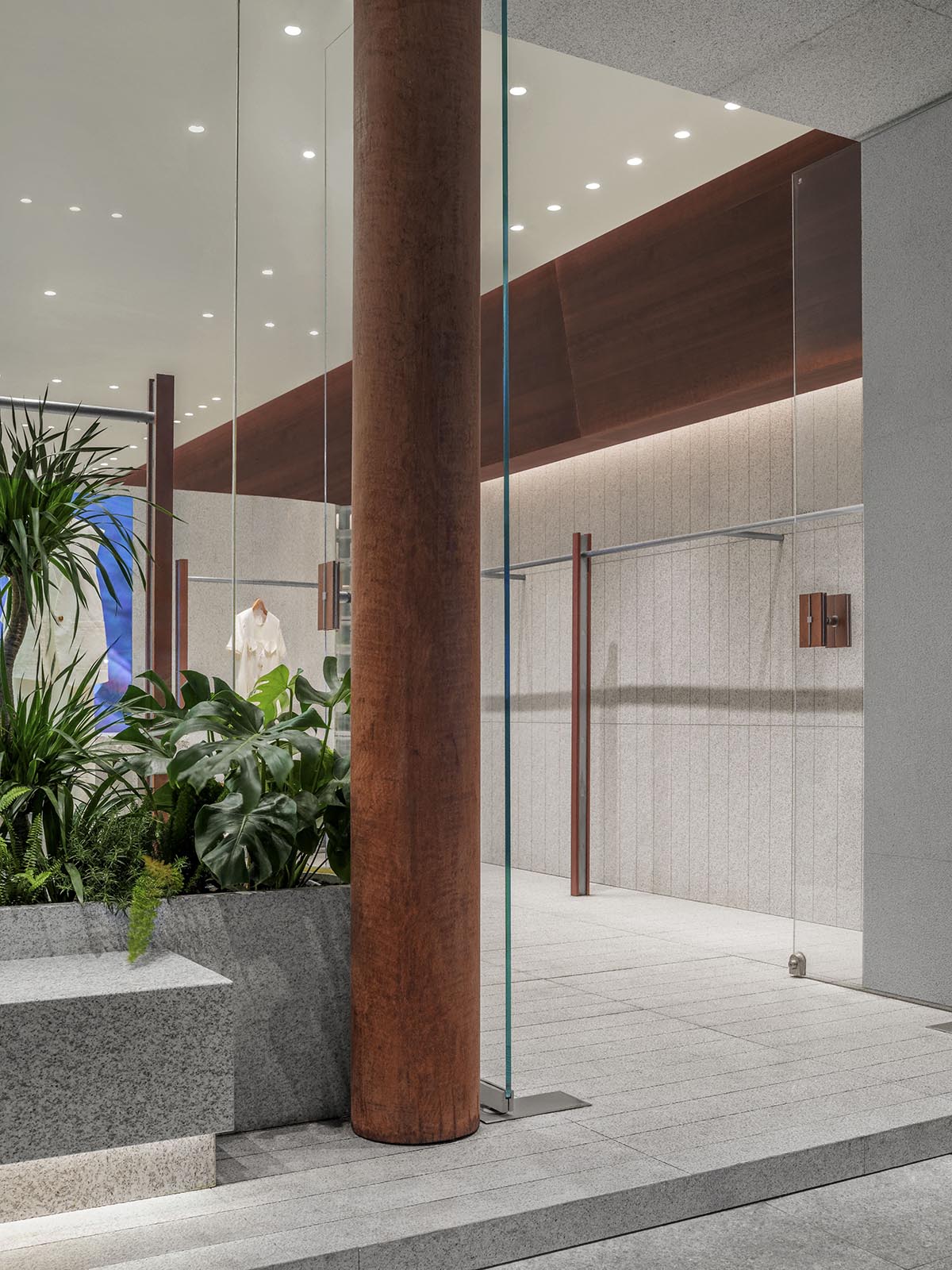 LubanEra·Design completes retail store breaking spatial constraints with dynamic form and symbiosis