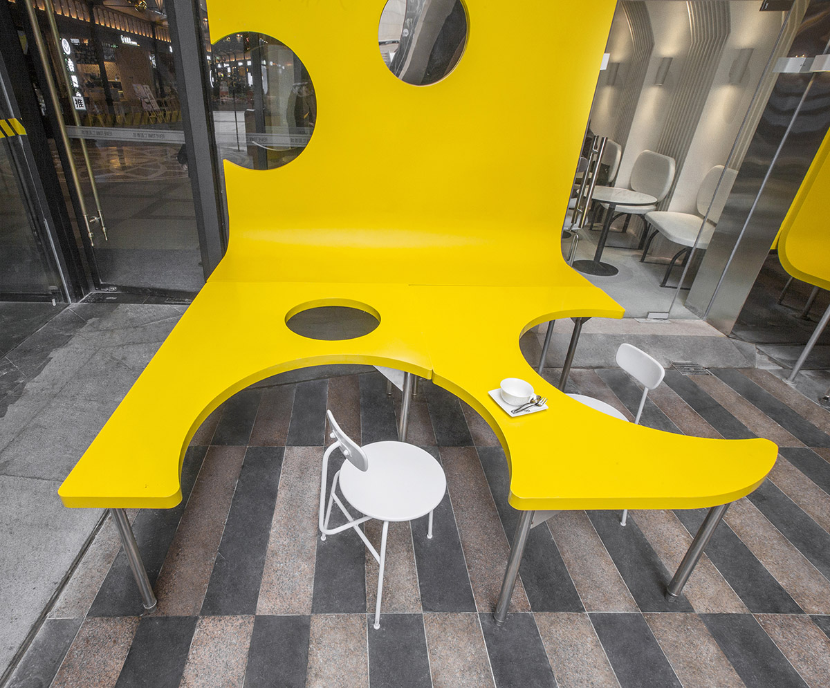 Towodesign creates a cheese-like dessert shop in China