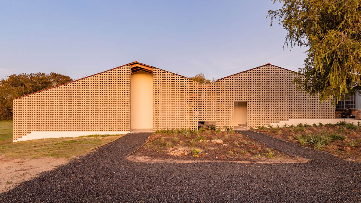 Academy Stellenbosch Campus in South Africa adopts high-quality education with minimal resources