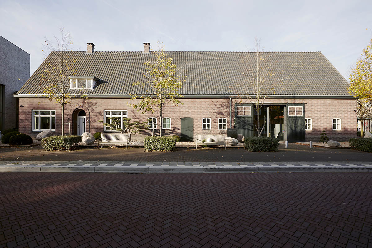 Barde vanVoltt creates retail store interiors like a Japanese zen garden in Nistelrode