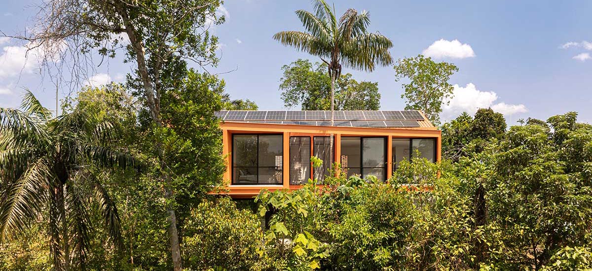 Pupunha House offers skyward oasis amidst a lush landscape in Manaus