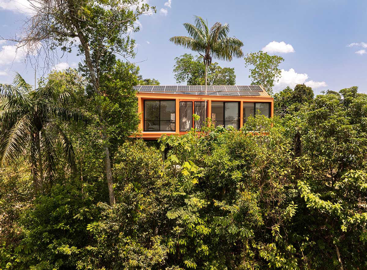 Pupunha House offers skyward oasis amidst a lush landscape in Manaus