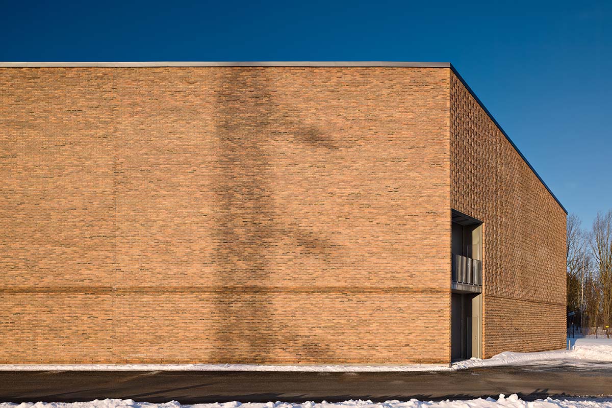 Kivinen Rusanen Architects built a substation featuring a patterned brick façade
