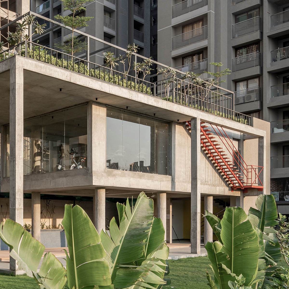 UA Lab creates concrete shell for community space in Ahmedabad