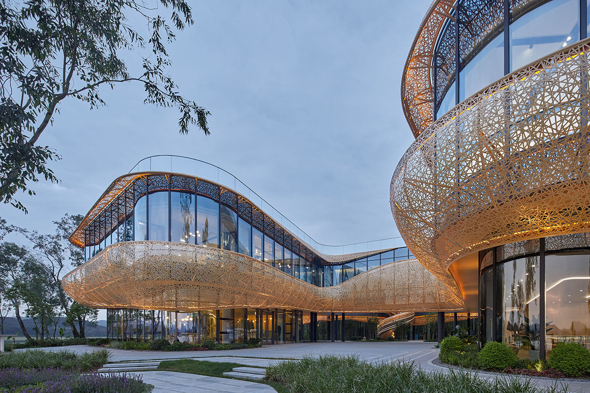 Archperience Design creates bamboo skin for visitor center that shines like a lantern in China 